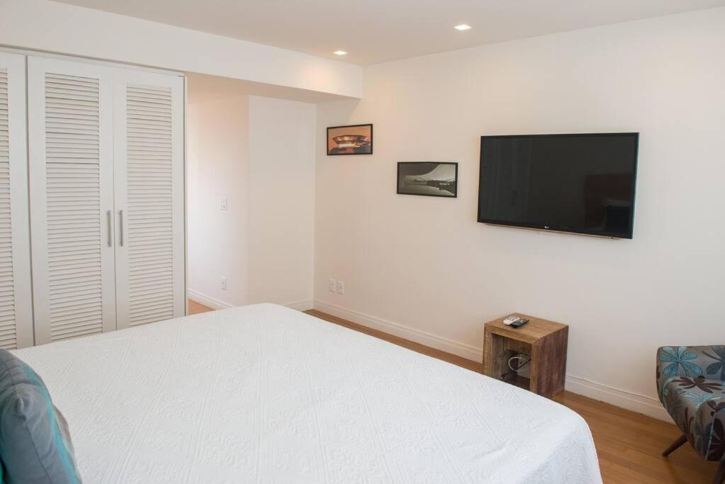 4 Bedroom Penhouse With Pool In Leblon 012