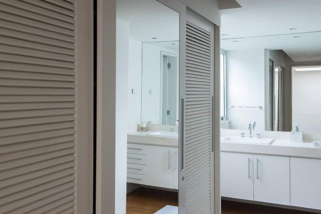 4 Bedroom Penhouse With Pool In Leblon 012 Rio de Janeiro