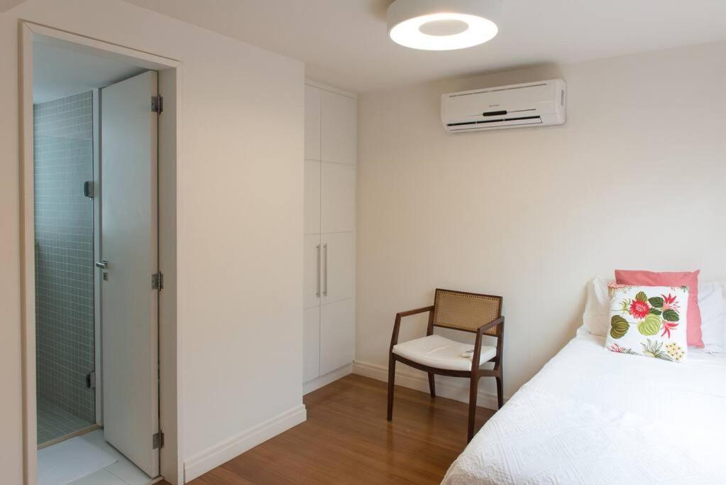 Apartamento 4 Bedroom Penhouse With Pool In Leblon 012 Rio de Janeiro