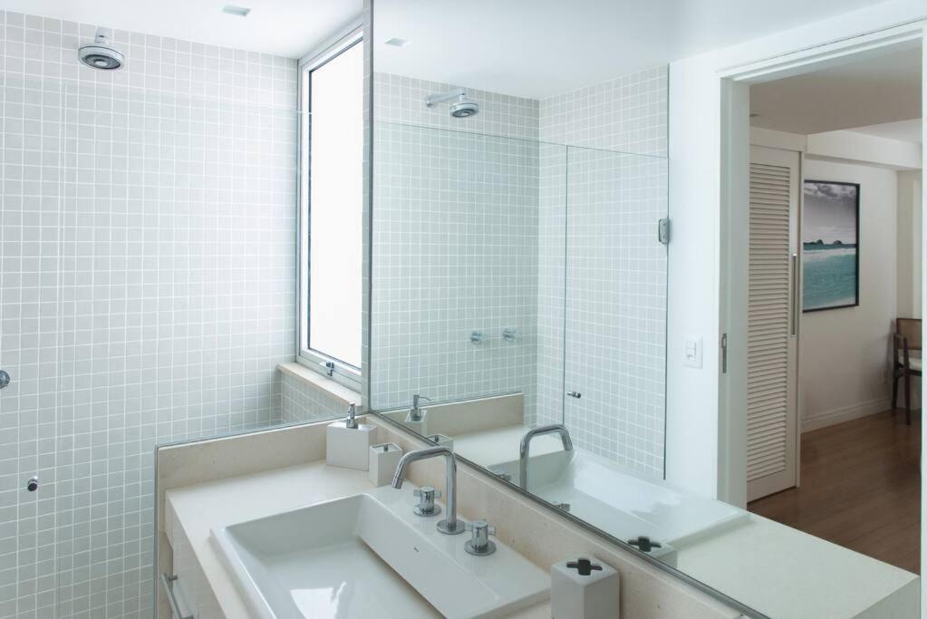 4 Bedroom Penhouse With Pool In Leblon 012 Apartamento Rio de Janeiro