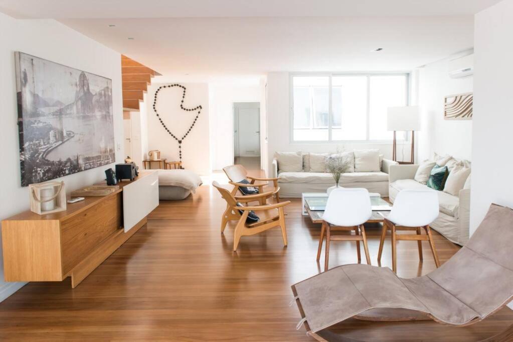 4 Bedroom Penhouse With Pool In Leblon 012 * Rio de Janeiro