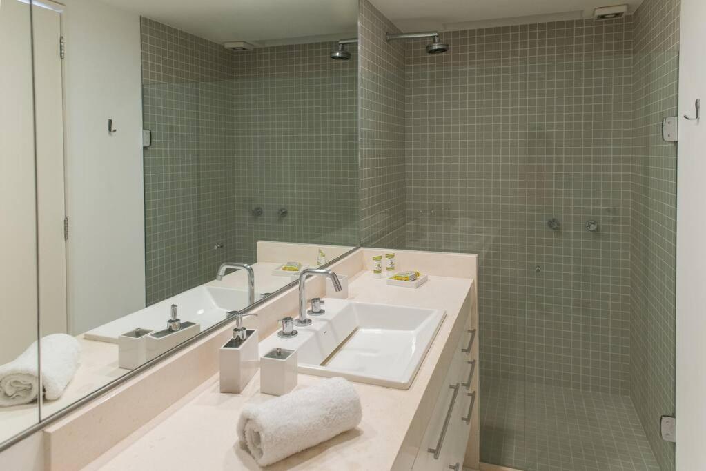 4 Bedroom Penhouse With Pool In Leblon 012