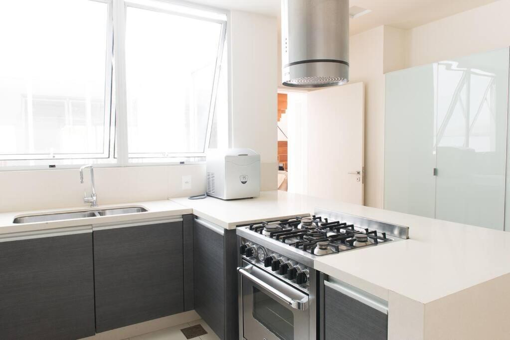 4 Bedroom Penhouse With Pool In Leblon 012 * Rio de Janeiro